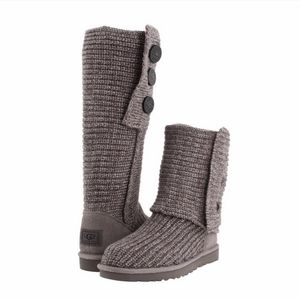 UGG classic cardy boot size 7